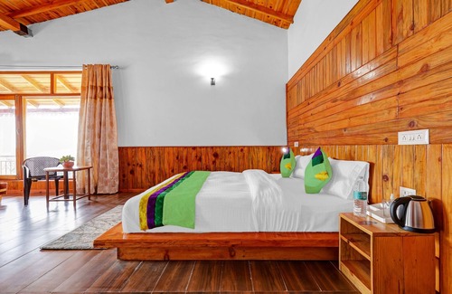 Kaul Hotel | Treebo Om Villa With Mountain View
