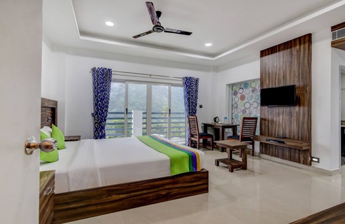 Kannan Devan Hills Hotel | Treebo Premium Misty Garden Resorts