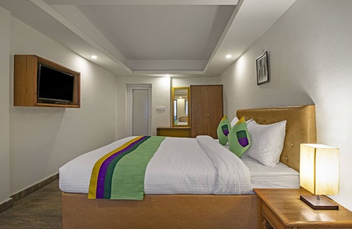 The Mall Road Hotel | Treebo Raj Mall Road