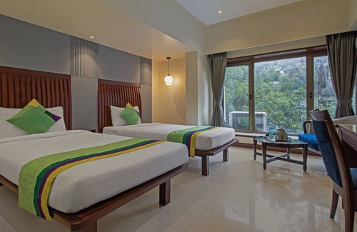 Pune Hotel | Treebo Regency - Bund Garden, Dhole Patil Road