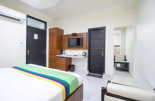Jaipur Hotel | Treebo Rockland, Jaipur