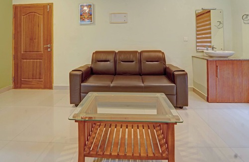 East Nada Hotel | Treebo Sreepathi Nirmalyam - 400 Mtr From Guruvayoor Temple