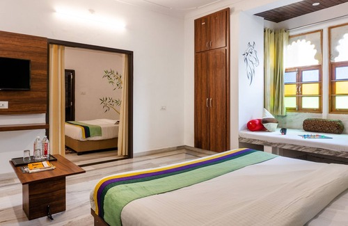 Lake Swaroop Sagar Hotel | Treebo The Fresco Lake Pichola