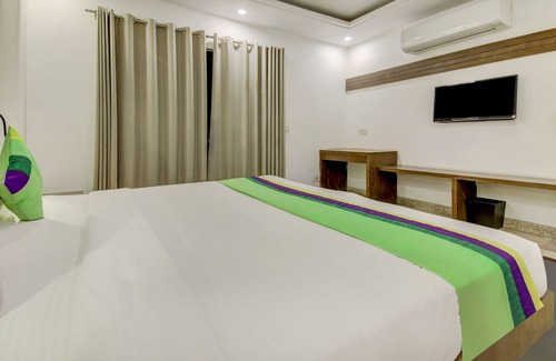 Naraina Hotel | Treebo The Kings Plaza