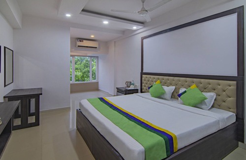 Kolkata Hotel | Treebo The Platinum Studio 50