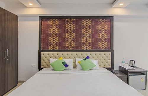 Kolkata Hotel | Treebo The Platinum Studio 50