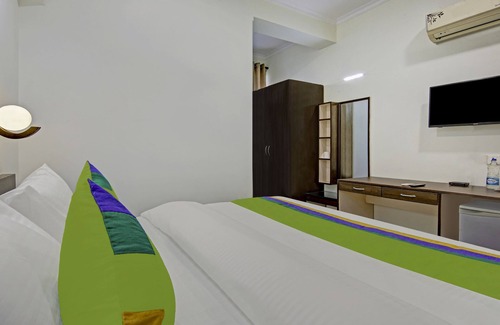 Sushant Lok Hotel | Treebo Trend Amexx Sector 55