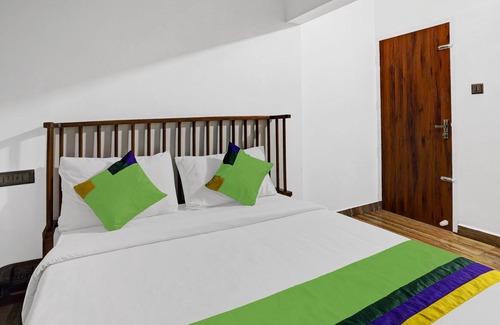 Devikolam Hotel | Treebo Trend The Hazeberg Munnar With Mountain View