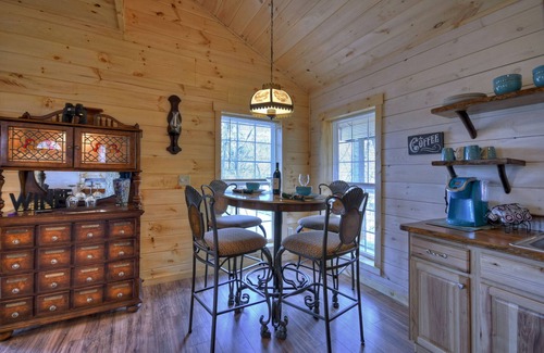 Ellijay Cottage | Treehouse Ellijay Star5vacations