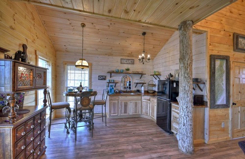 Ellijay Cottage | Treehouse Ellijay Star5vacations