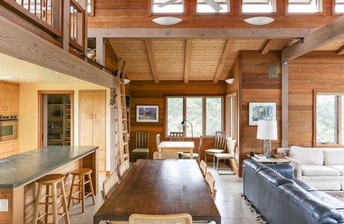 Inverness House | Treehouse | Family Retreat, Picturesque Landscape