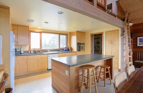 Inverness House | Treehouse | Family Retreat, Picturesque Landscape