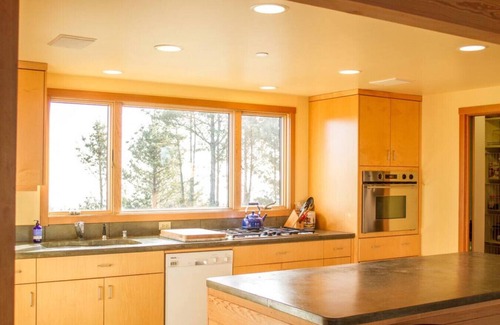 Inverness House | Treehouse | Family Retreat, Picturesque Landscape