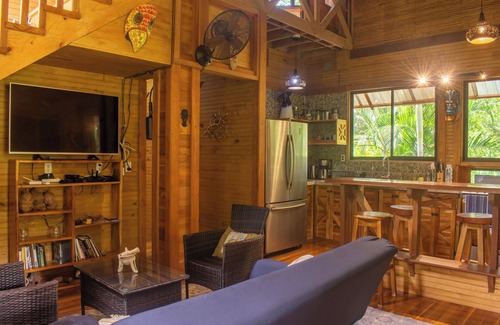 Pavones House | Treehouse in the Canopy close to beach - large garden with trails - Pavones wave
