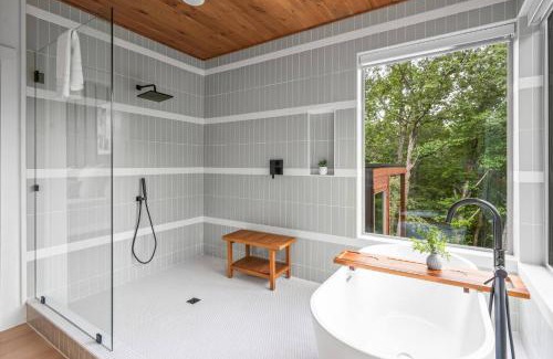 Pittman Center House | Treehouse Retreat