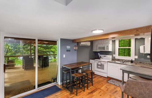 Perrysville Cottage | Treehouse Vibes in the heart of the Mohican Forest