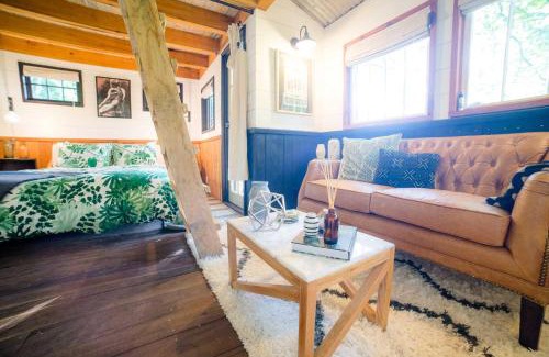 Flintstone Ski Chalet | Treetop Hideaways: The Elements Treehouse