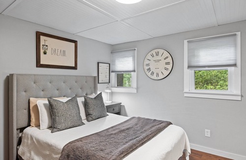 Newbury Ski Chalet | TreeTop House- A Hillside Retreat -Chalk Pond