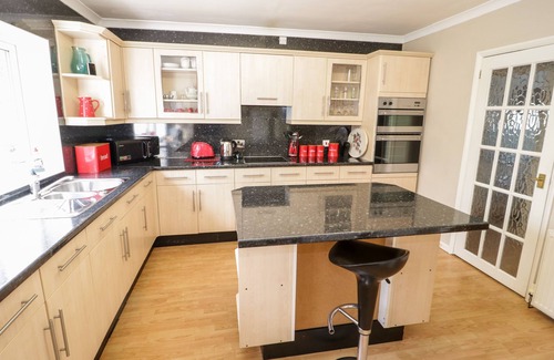 Rhos on Sea Cottage | Treetops