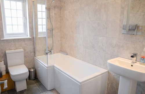 Helston Bed & Breakfast | Tregaddra Farmhouse B&B
