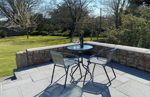 Goldsithney Cottage | Tregarthen Cottage sits within the village of Goldsithney 1 mile from Marazion.