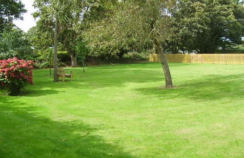Goldsithney Cottage | Tregarthen Cottage sits within the village of Goldsithney 1 mile from Marazion.