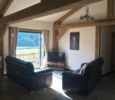 Launceston House | Trelaske Mill Cider Barn-with Hot Tub, Fire Pit BBQ