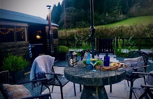 Launceston House | Trelaske Mill Cider Barn-with Hot Tub, Fire Pit BBQ