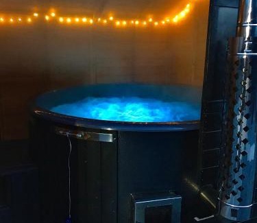 Launceston House | Trelaske Mill Cider Barn-with Hot Tub, Fire Pit BBQ