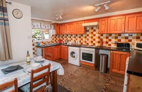 Delabole Cottage | TRELENGEL, pet friendly, character holiday cottage in Delabole