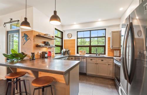 Tremblant-Les-Eaux Apartment | Tremblant Prestige - Les Eaux 235-1