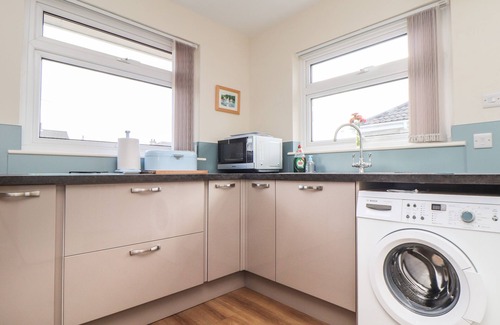 St Austell Cottage | TREMETHIC, family friendly, with a garden in Trewoon