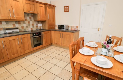 Llanfor Cottage | TREMYFRON, family friendly, with a garden in Bala