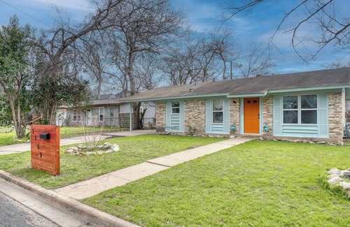 Galindo House | Trendy & Airy Home Near SoCo – Walk to Hot Spots!