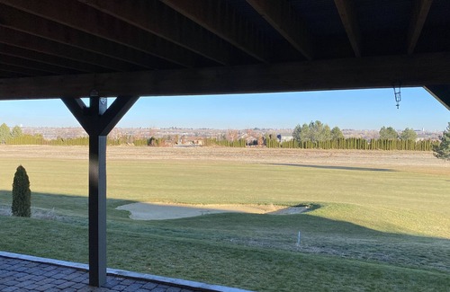 Stratford House | Trendy Hideaway on the Golf Course at Moses Pointe