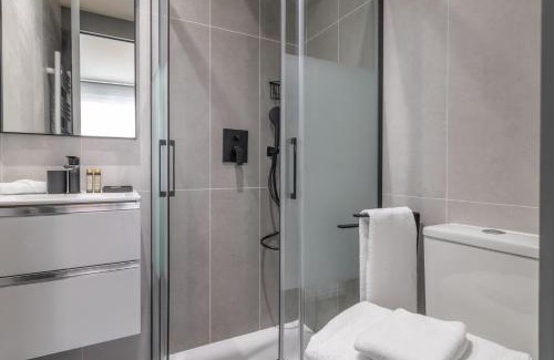 Barrio de La Latina Apartment | Trendy La Latina Escape for 3 Next to the Iconic Rastro Market Latina Toledo II