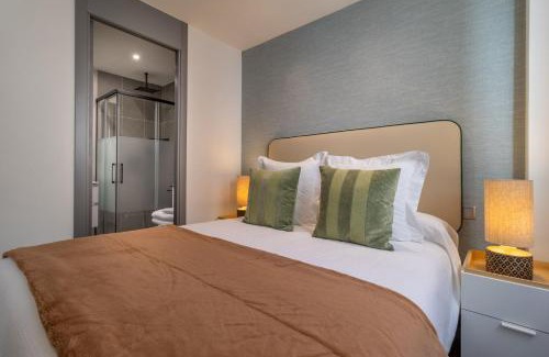 Barrio de La Latina Apartment | Trendy La Latina Escape for 3 Next to the Iconic Rastro Market Latina Toledo II
