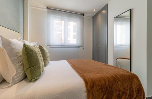 Barrio de La Latina Apartment | Trendy La Latina Escape for 3 Next to the Iconic Rastro Market Latina Toledo II
