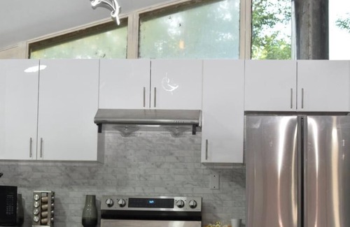 Hastings House | Trendy & Modern 3 Bed Cottage/Bungalow just 2 hours from Toronto