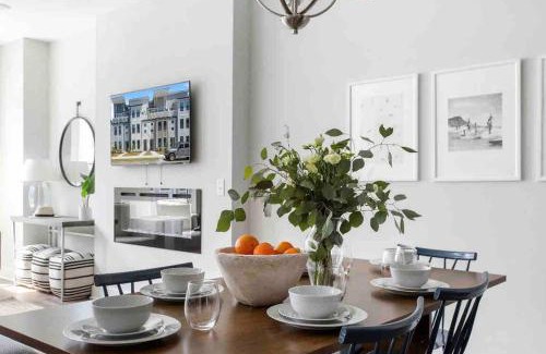 North Charleston House | Trendy Park Circle Townhome