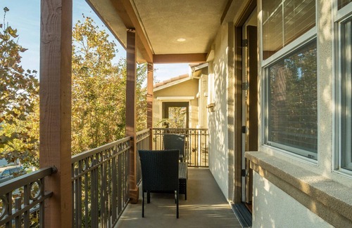 Communications Hill House | Trendy San Jose 3BR w/Balcony & A/C, nr Trampoline Park, by Blueground