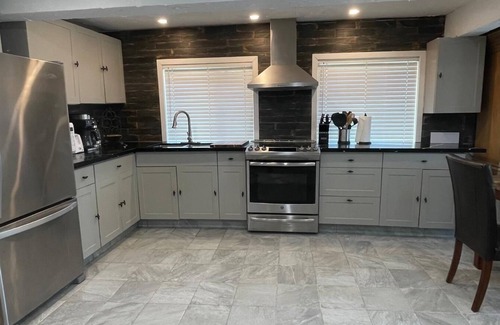 Trent Hills Cottage | Trendy Trent River Retreat Lake House @Trent River