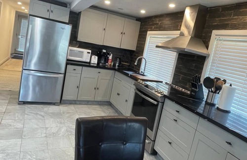 Trent Hills Cottage | Trendy Trent River Retreat Lake House @Trent River