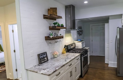 West End House | Trendy West End Retreat