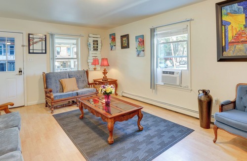 Trenton House | Trenton Townhome: 1 Mi to Downtown!