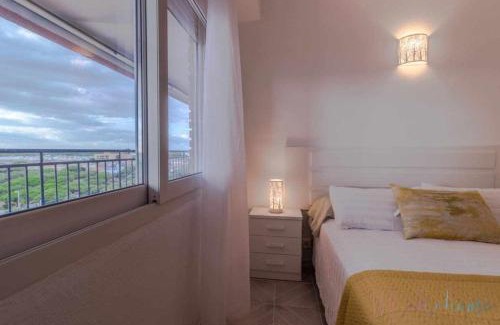 Punta Umbria Apartment | Tres dormitorios ,vistas al mar , junto a la playa