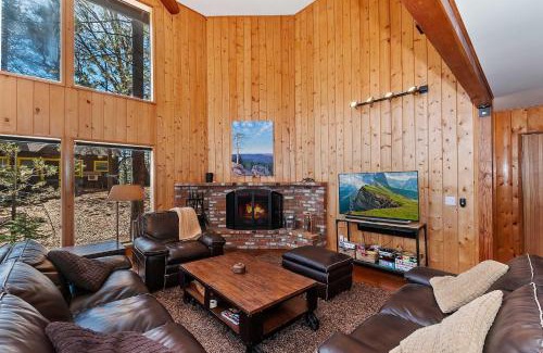 Green Valley Lake House | Tres Patos - Lakefront Stay for 8