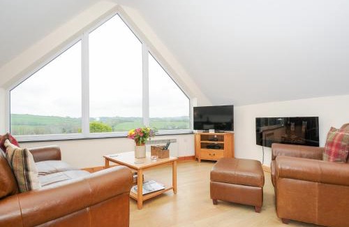 Launceston House | Treview