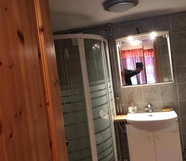 Eskilstuna House | Trevlig stuga på landet, centralt 8km från Centrum