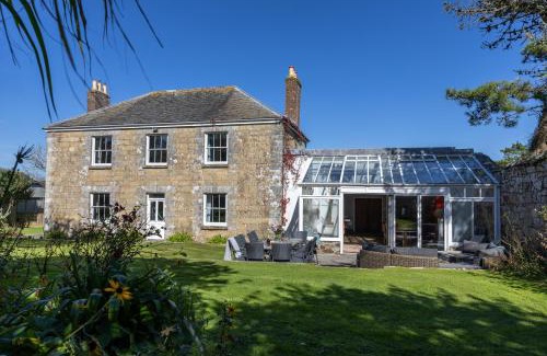Holywell House | Trevornick Farm House